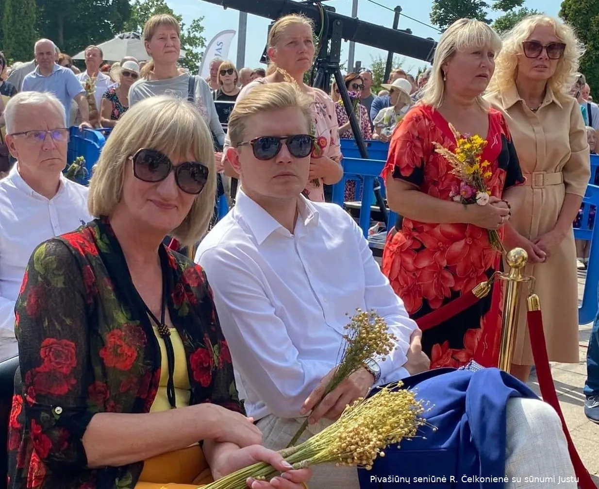 pivasiunu seniune r celkoniene su sunumi justus