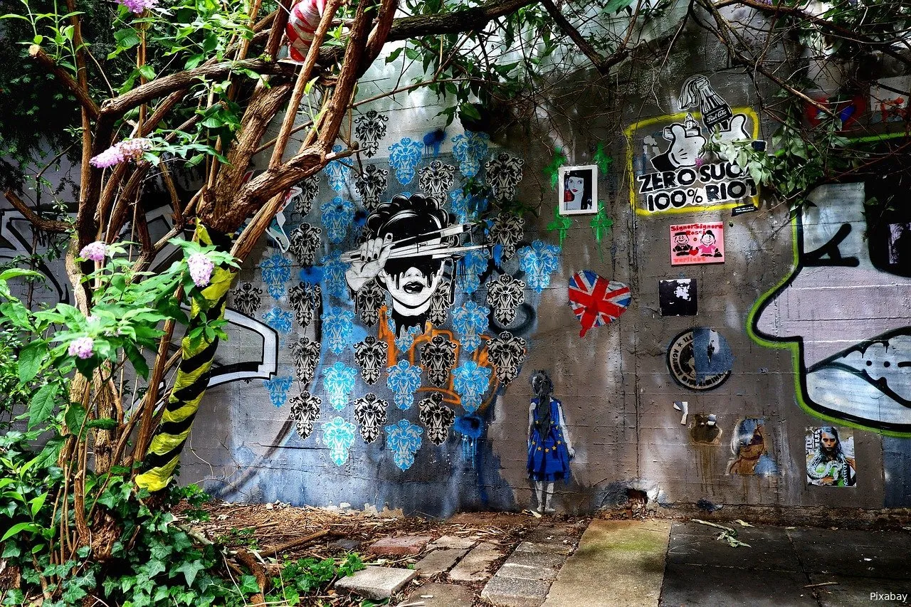 graffiti street art thomas g via pixabay