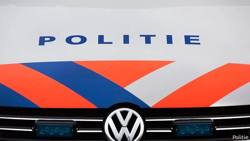 logo politie op dienstauto