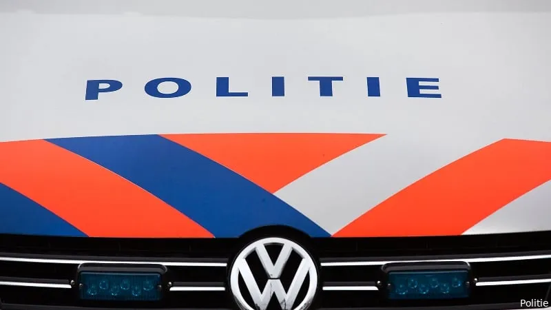 logo politie op dienstauto