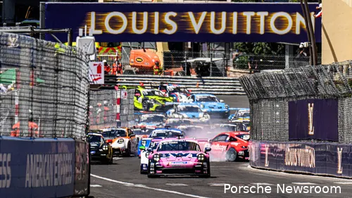 De Haan kwam ongeschonden weg terwijl de chaos achter hem plaatsvond. (Foto: Porsche Newsroom).