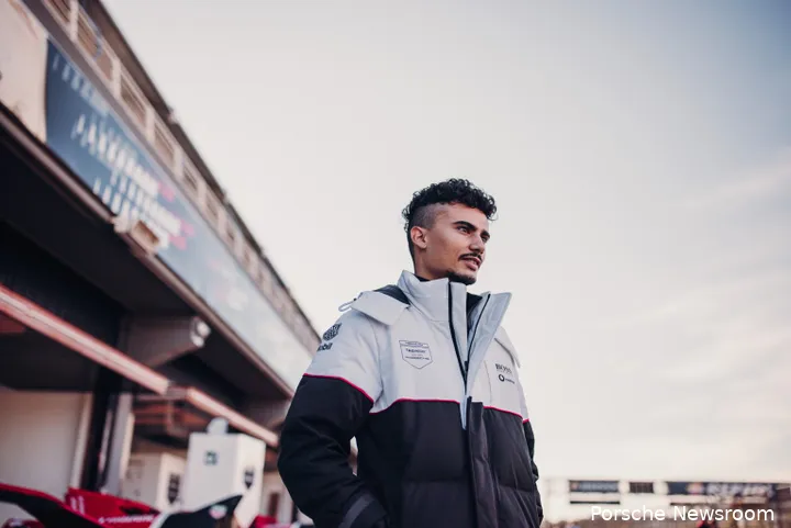 Pascal Wehrlein komt sinds 2018 uit in de Formule E. Seizoen 2021-2022 won hij zijn eerste Formule E-race, na al tweemaal op het podium te belanden. (Foto: Porsche Newsroom)
