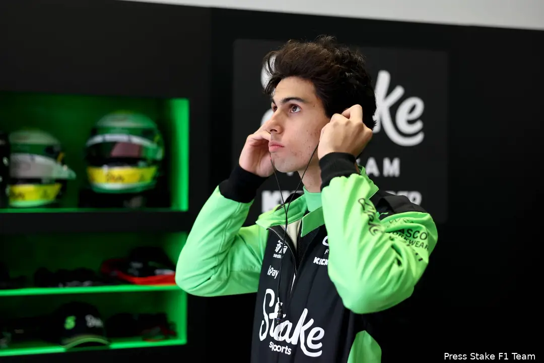 <i>Gabriel Bortoleto presteert goed tegen Nico Hülkenberg.</i>