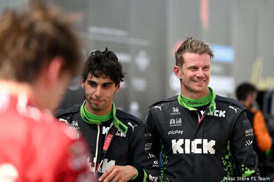 <i>Bortoleto met teamgenoot Hülkenberg.</i>