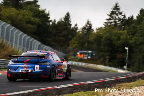 max-verstappen-franz-hermann-nordschleife-porsche-gt4-nls-licentie