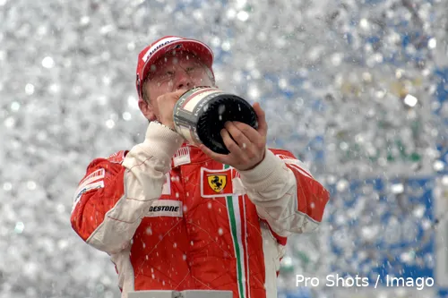 kimi-raikkonen-ferrari-2007-sao-paulo-wereldkampioen