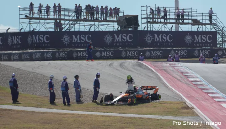 lando-norris-dnf-crash-mclaren-sprintrace-cota-2025