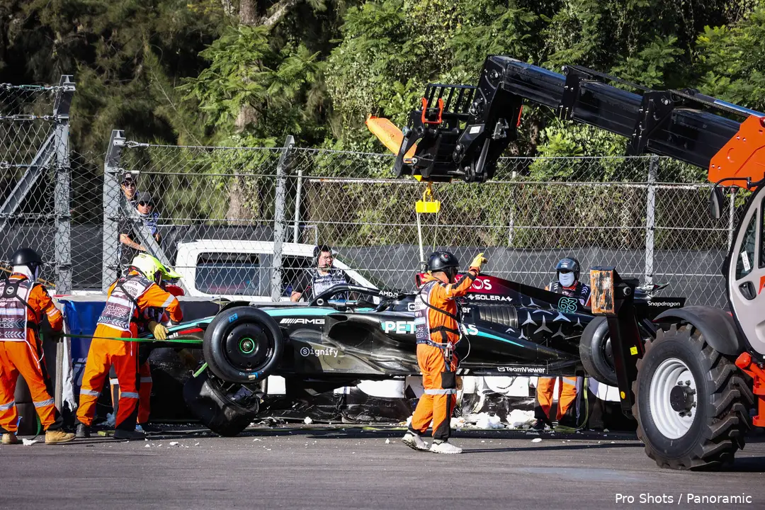 crash george russell mercedes mexico 1