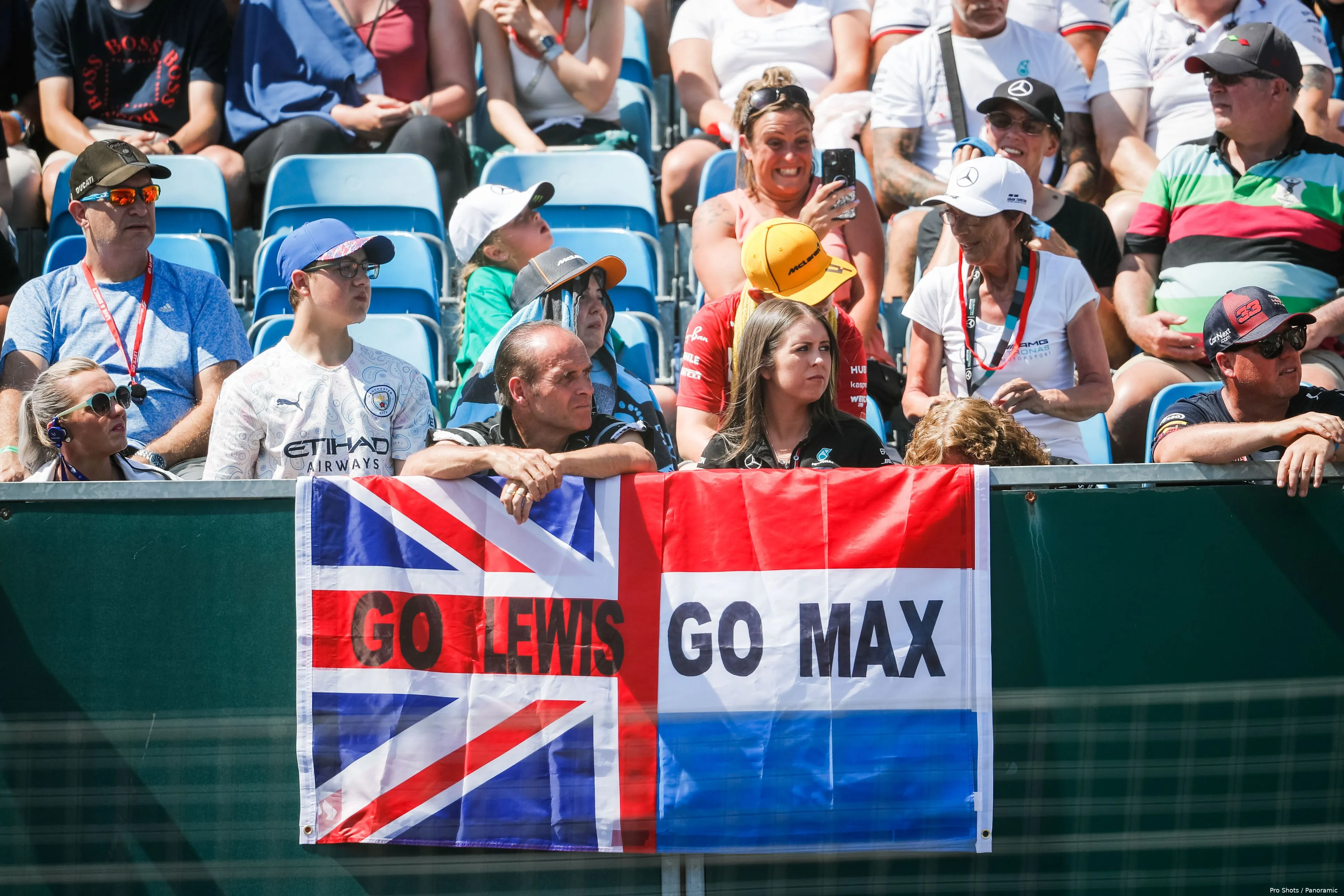 fans lewis hamilton lando norris silverstone