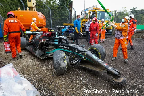 valtteri bottas george russell imola 2021 crash
