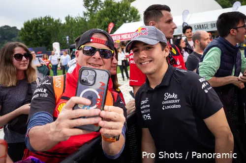 <i>Enzo Fittipaldi, actief in de Formule 2 namens Van Amersfoort Racing, krijgt steun van Red Bull.</i>