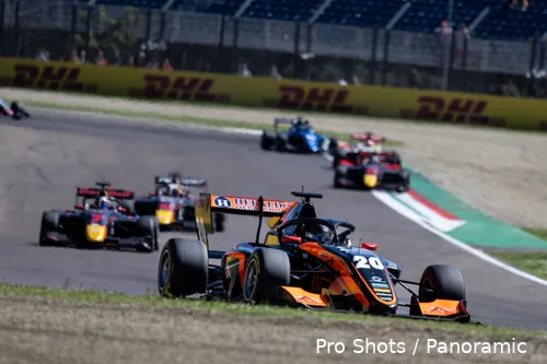 <i>Noel León greep in Imola een podiumplek voor Van Amersfoort Racing in de Formule 3.</i>