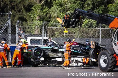 crash george russell mercedes mexico 1