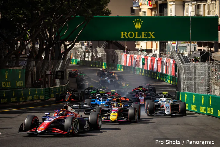 <i>Verschoor voor Hadjar in Monaco, maar een zekere zege ging verloren door een motorprobleem.</i>