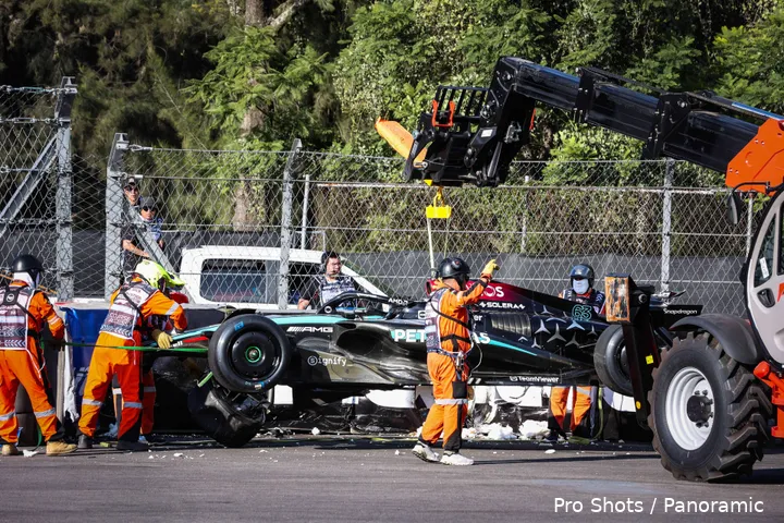 crash george russell mercedes mexico 1