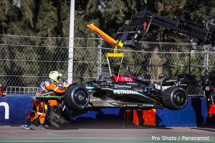 crash george russell mercedes mexico 13