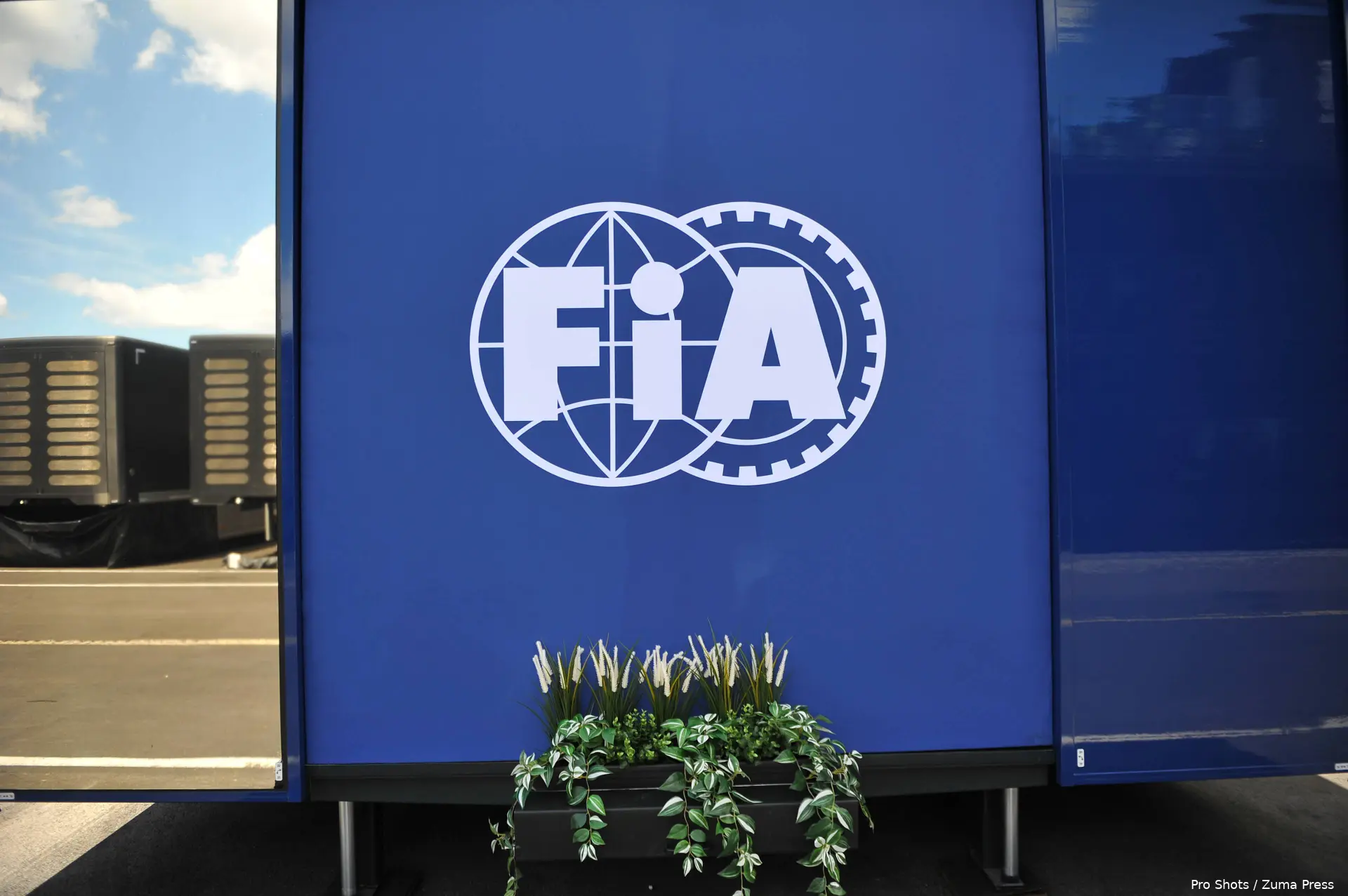 fia-logo-14