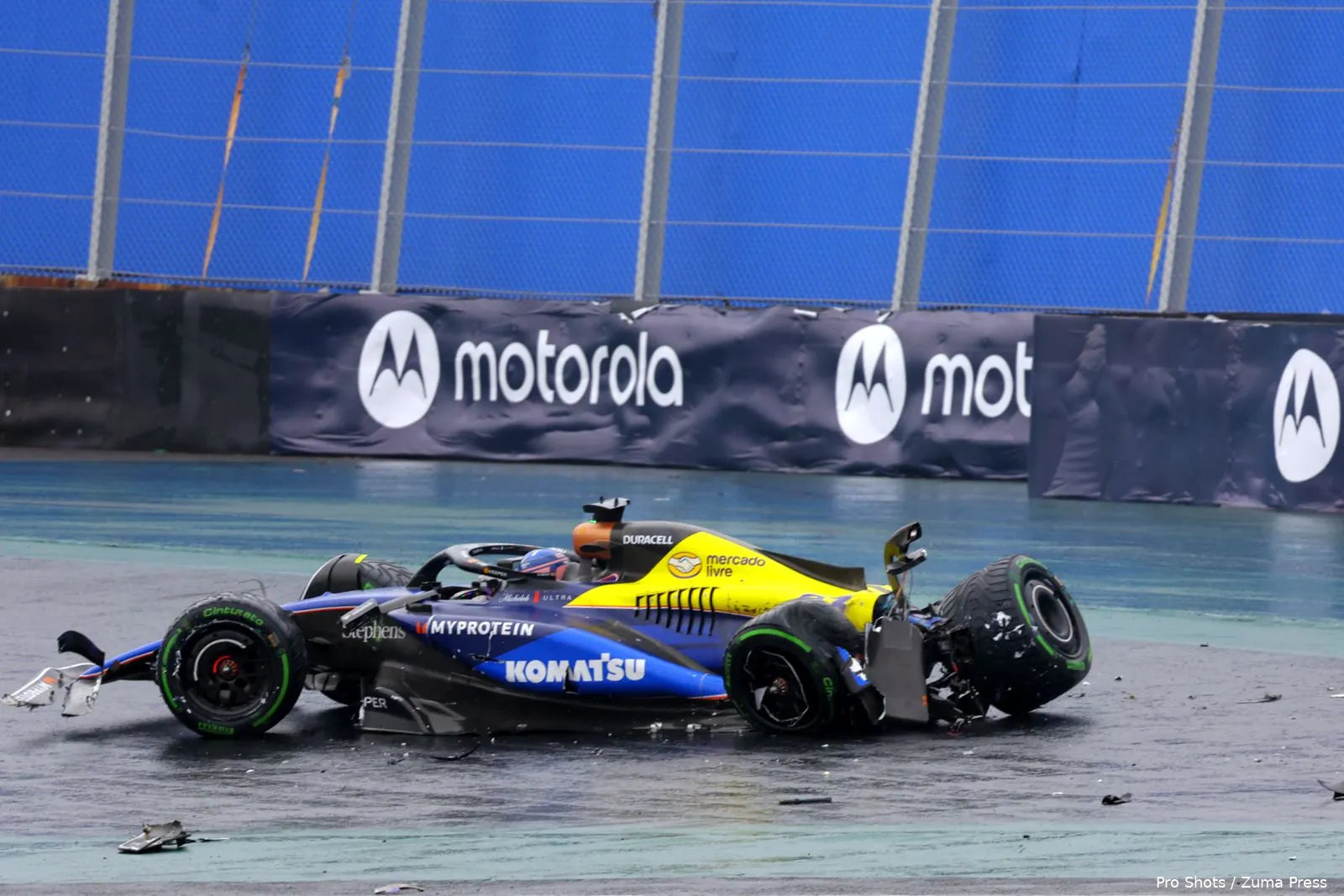 alexander albon crash brazilie williams 1
