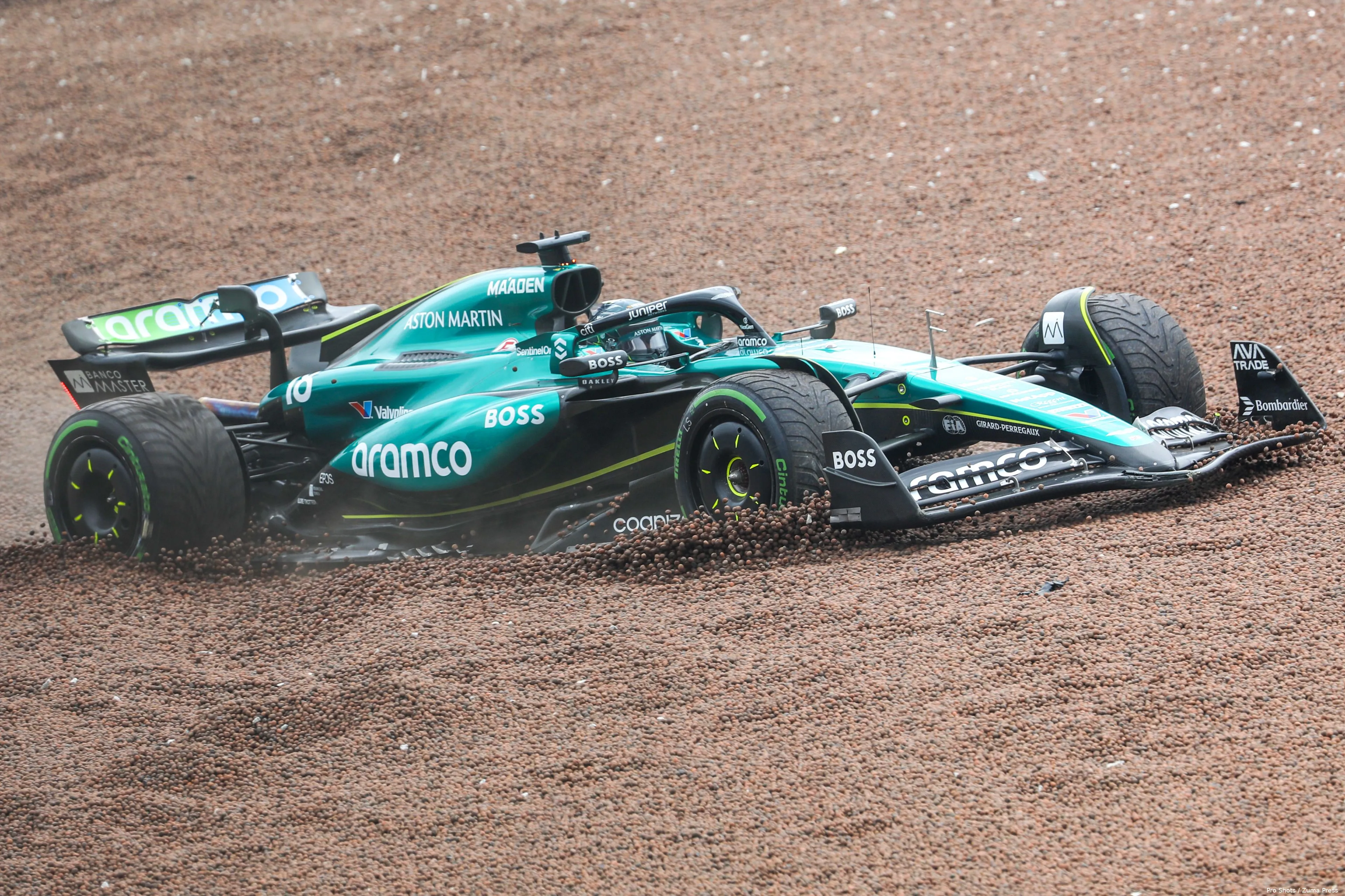lance stroll op het strand