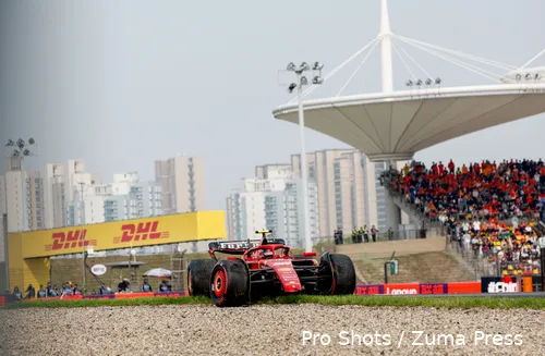 Vasseur prijst de prestaties van Sainz op het Shanghai International Circuit (Foto: ProShots)<br>