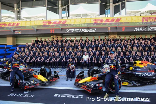 rb20 red bull racing max verstappen sergio perez helmut marko christian horner monteurs