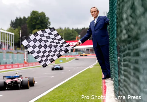 jacky-ickx-finish-vlag-belgië-2025-1