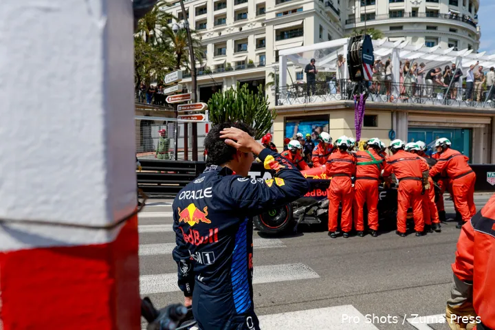 crash brokkenpiloten sergio perez monaco red bull racing rb20 16