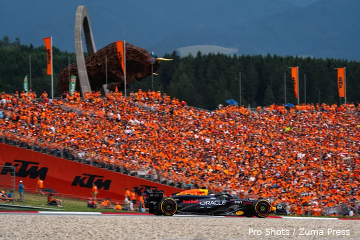 <i>Max Verstappen had in Oostenrijk geen gebrek aan steun.</i>