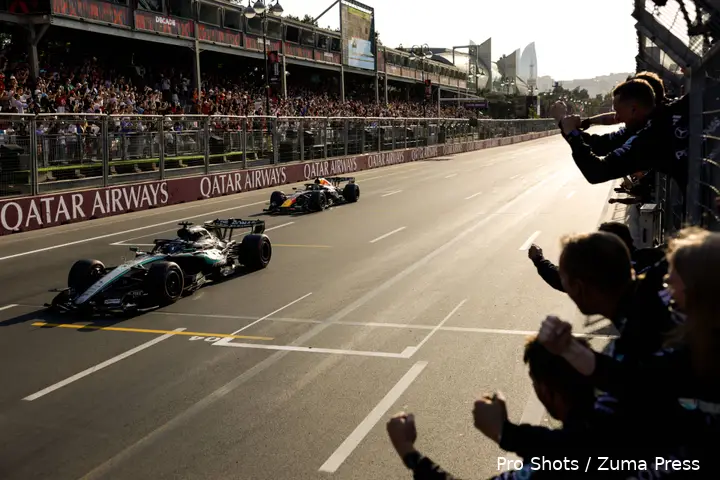 max-verstappen-george-russell-azerbeidzjan-bakoe-2026-finish-12