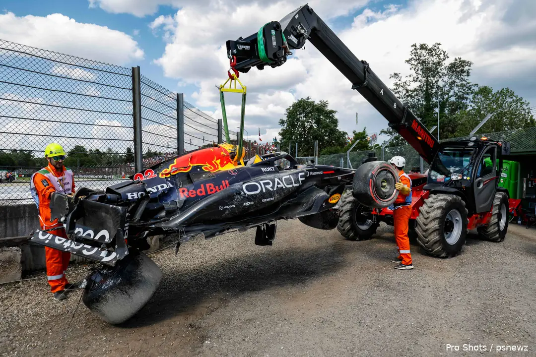De bolide van Tsunoda was compleet afgeschreven na zijn crash in de kwalificatie.