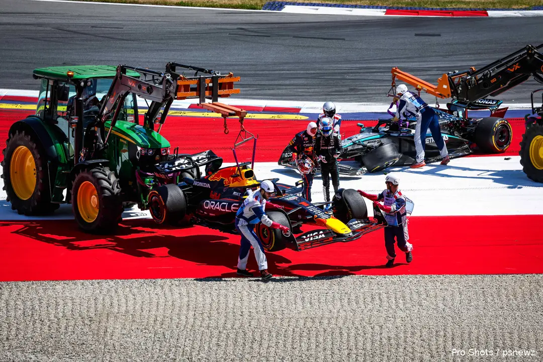 kimi-antonelli-max-verstappen-crash-oostenrijk-2025-18