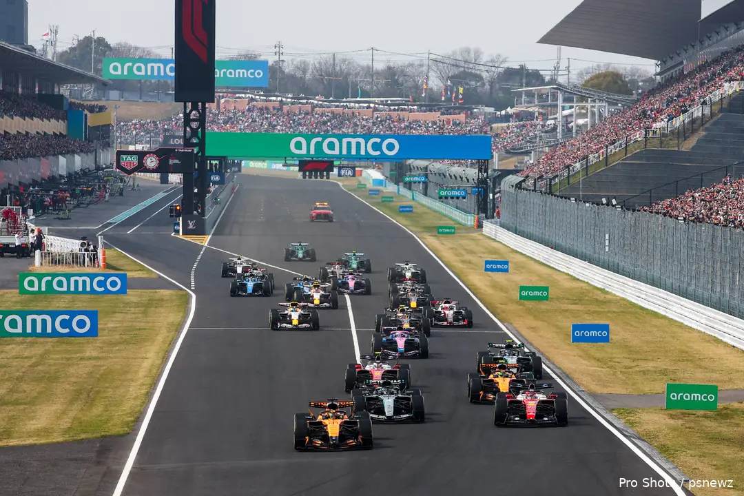 start-grand-prix-japan-oscar-piastri-lando-norris-kimi-antonelli-george-russell-charles-leclerc-lewis-hamilton-max-verstappen-mclaren-ferrari-mercedes-red-bull-racing-12