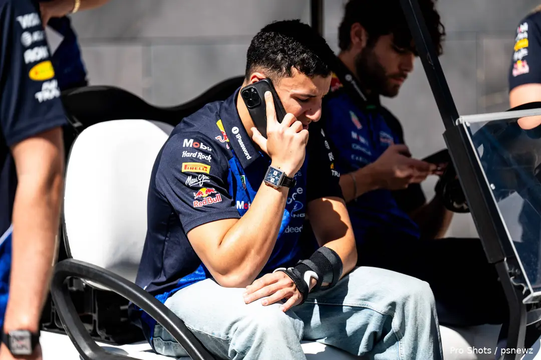 isack-hadjar-red-bull-racing-madring-spanje-2026-pols-brace-blessure-12