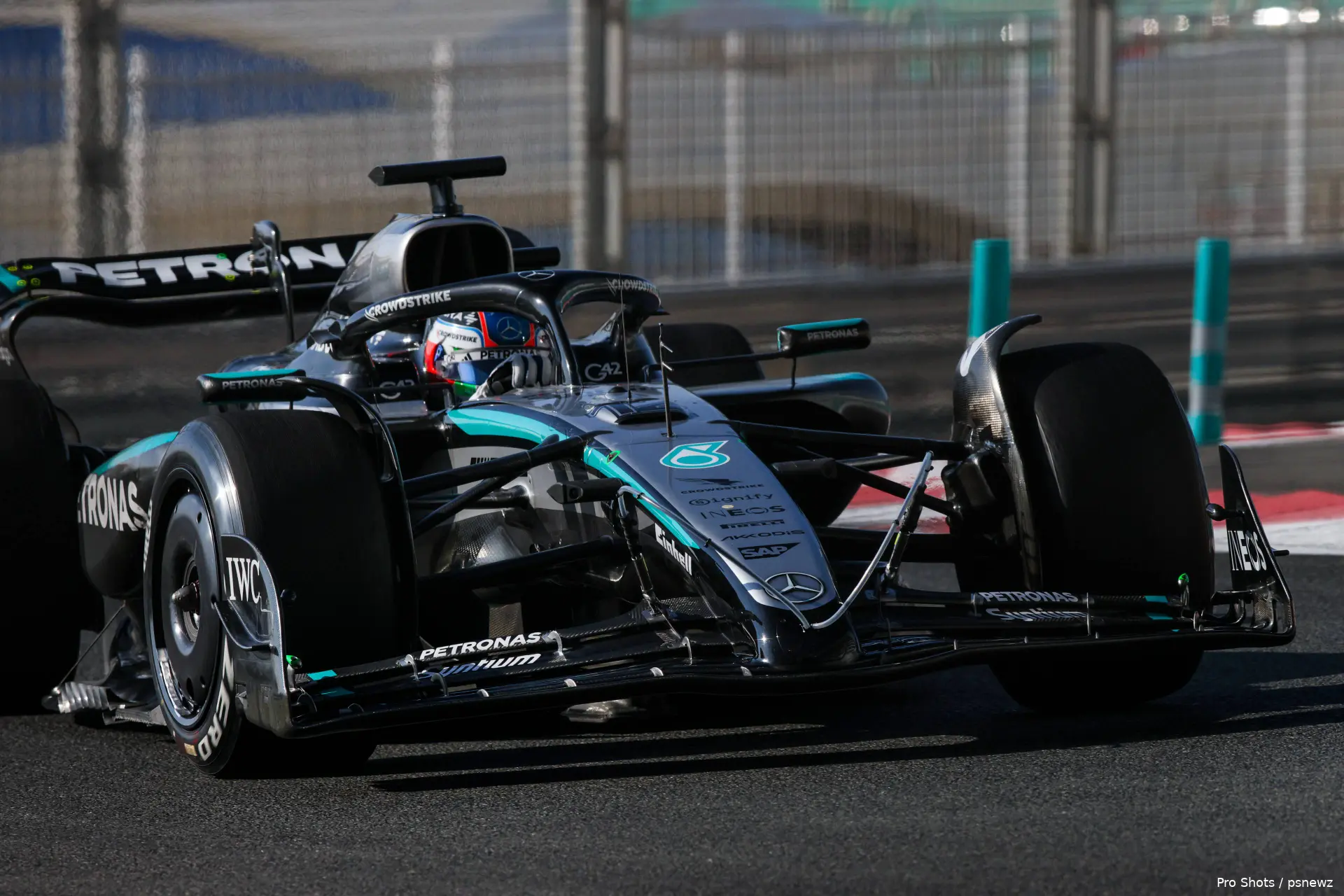 mercedes-kimi-antonelli-2025-abu-dhabi-test-2026-mule-1