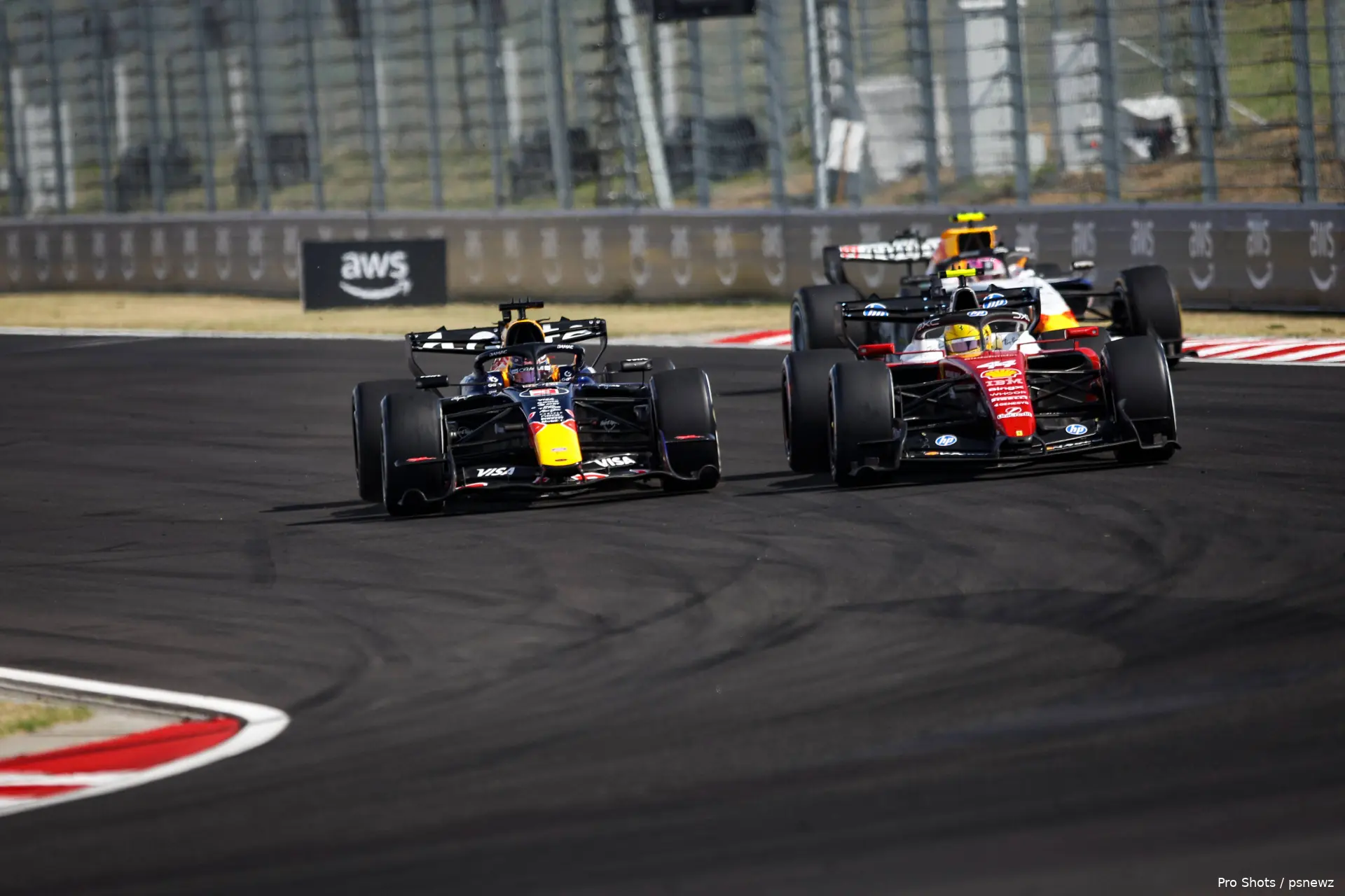grand-prix-hongarije-2026-max-verstappen-red-bull-racing-lewis-hamilton-ferrari-liam-lawson-12