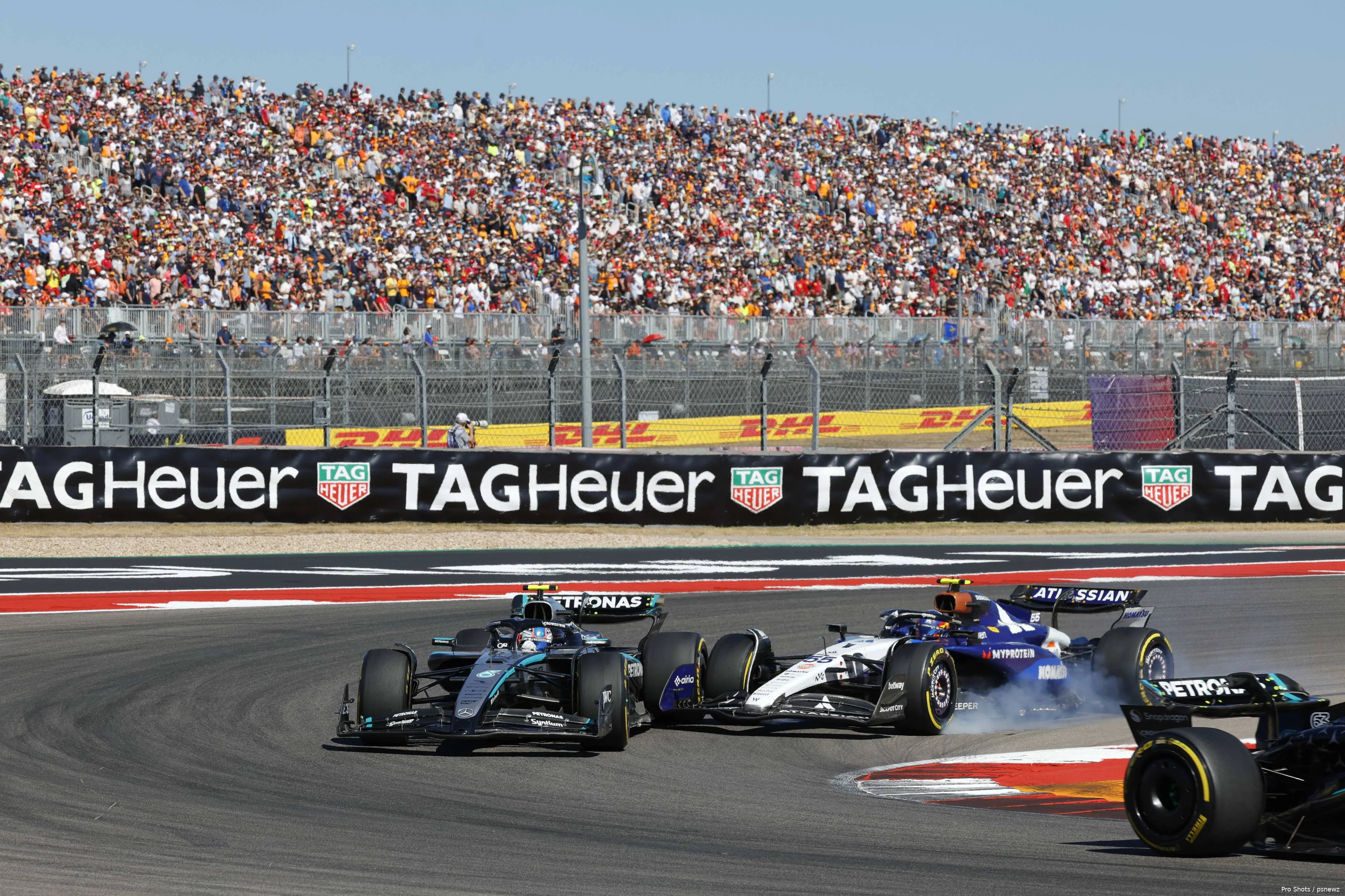 crash-cota-carlos-sainz-kimi-antonelli-williams-mercedes