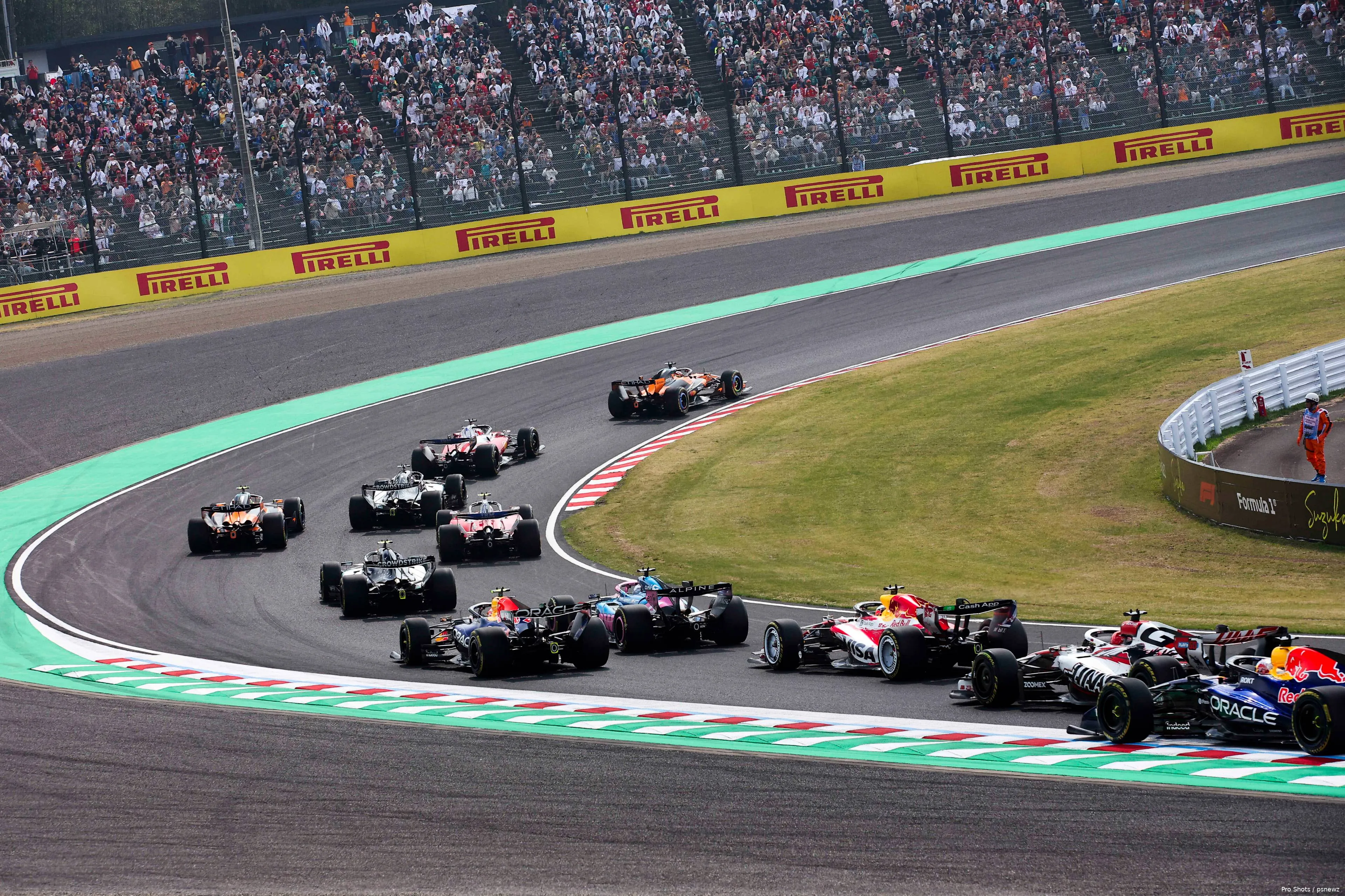 start-grand-prix-japan-oscar-piastri-lando-norris-kimi-antonelli-george-russell-charles-leclerc-lewis-hamilton-max-verstappen-mclaren-ferrari-mercedes-red-bull-racing-14