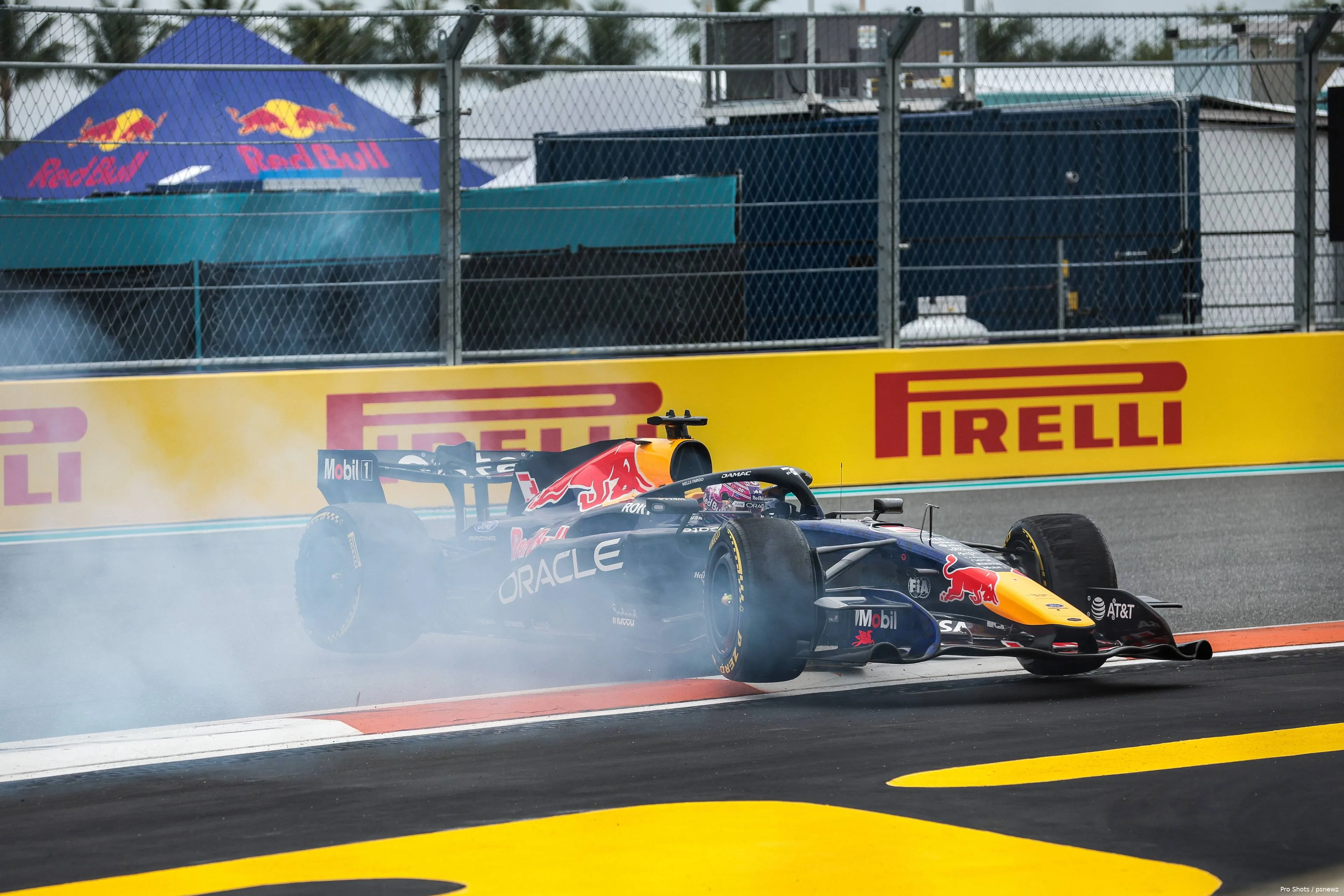 max-verstappen-spin-miami-2026-red-bull-racing-1-start