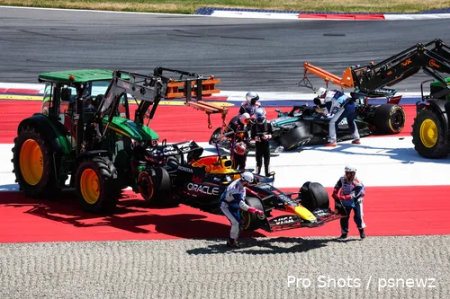 kimi-antonelli-max-verstappen-crash-oostenrijk-2025-1