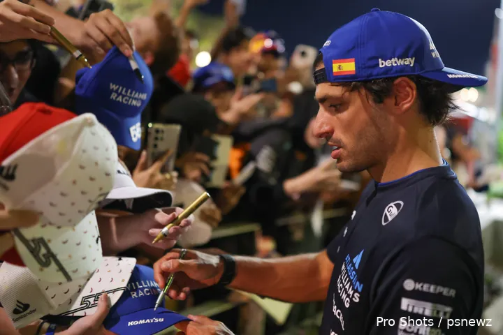 carlos-sainz-singapore-vt2-2025-williams