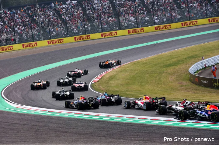 start-grand-prix-japan-oscar-piastri-lando-norris-kimi-antonelli-george-russell-charles-leclerc-lewis-hamilton-max-verstappen-mclaren-ferrari-mercedes-red-bull-racing-14