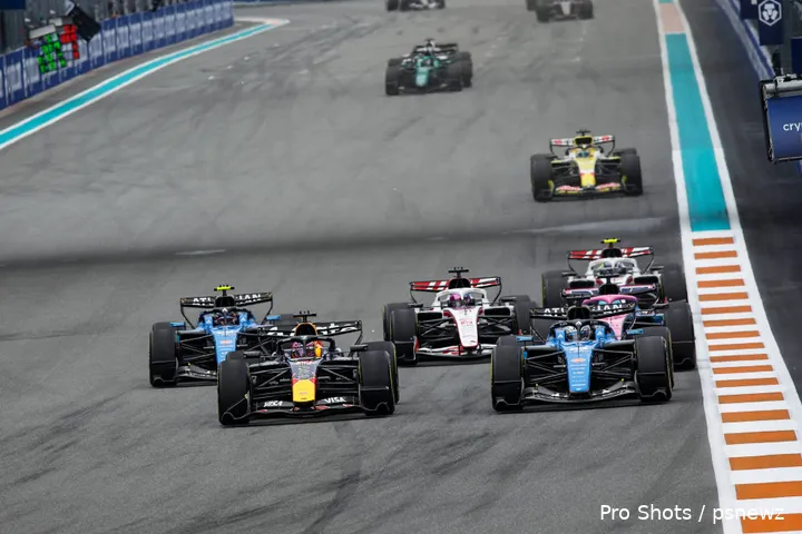 miami-max-verstappen-williams-red-bull-racing-carlos-sainz-alexander-albon-1