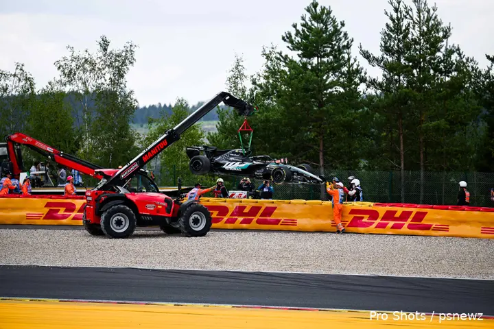 crash-george-russell-ferrari-belgië