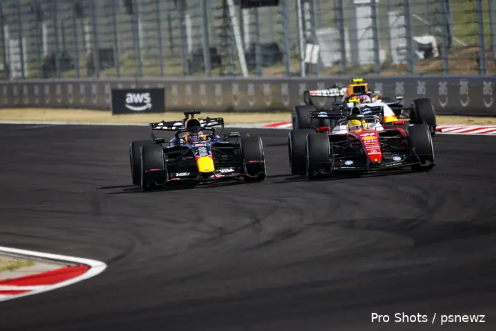 grand-prix-hongarije-2026-max-verstappen-red-bull-racing-lewis-hamilton-ferrari-liam-lawson-12