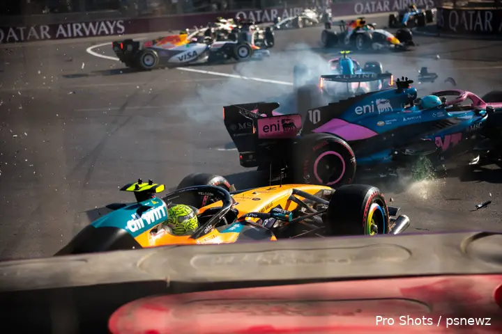 crash-azerbeidzjan-bakoe-franco-colapinto-pierre-gasly-lando-norris-liam-lawson-arvid-lindblad-kimi-antonelli-3