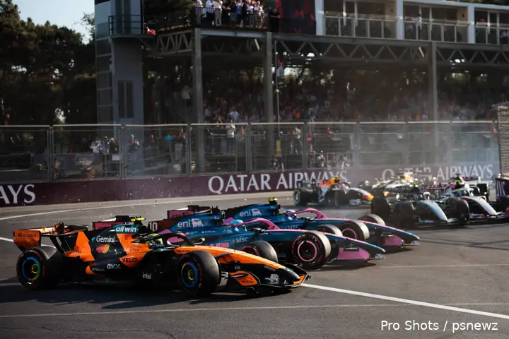 crash-azerbeidzjan-bakoe-franco-colapinto-pierre-gasly-lando-norris-liam-lawson-arvid-lindblad-kimi-antonelli