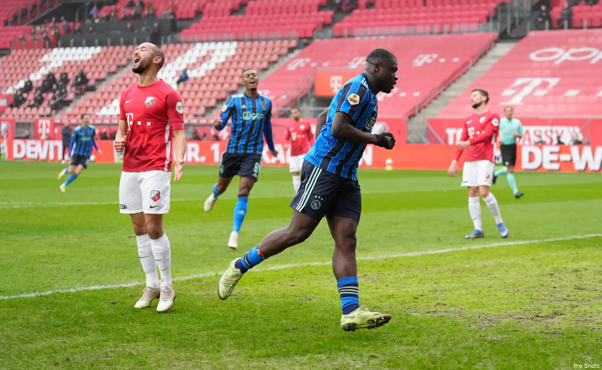 brian brobbey utrecht ajax 2122