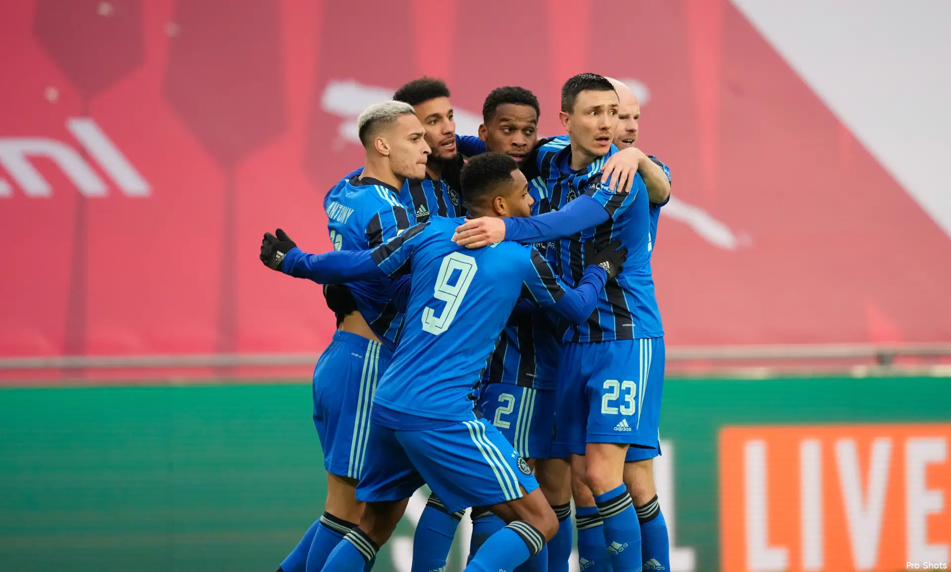 mazraoui psv ajax team 2122
