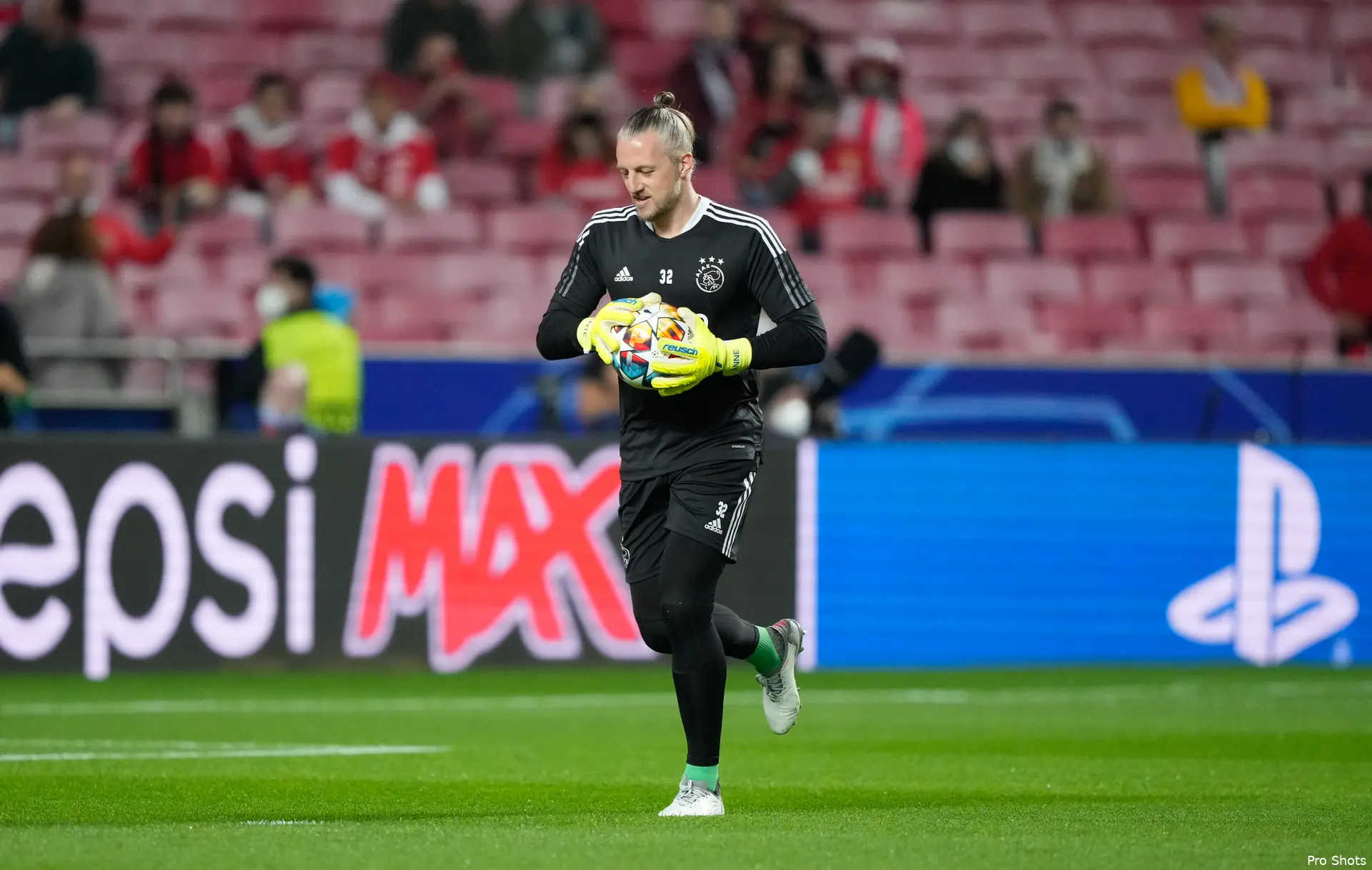 pasveer benfica ajax 2122