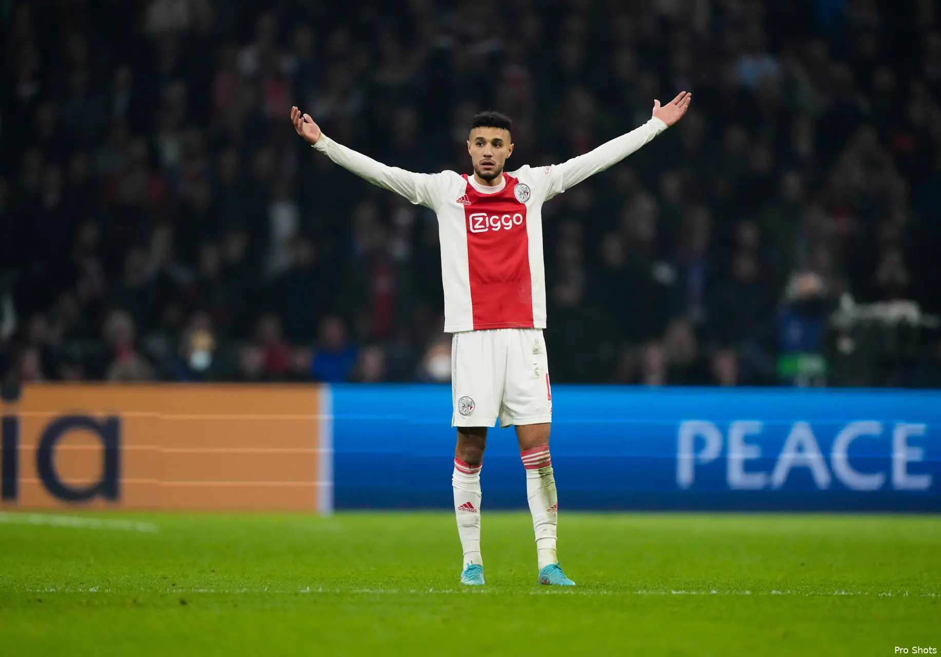 mazraoui ajax benfica 2122